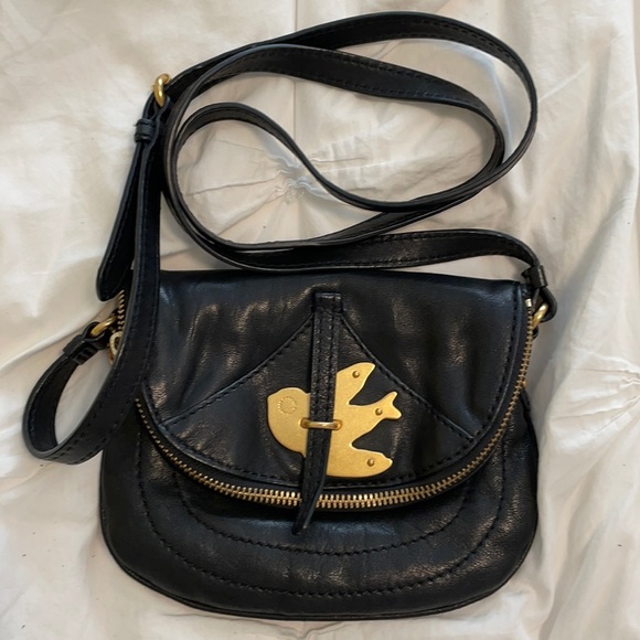 Marc Jacobs Handbags - Marc Jacobs black leather cross body purse
